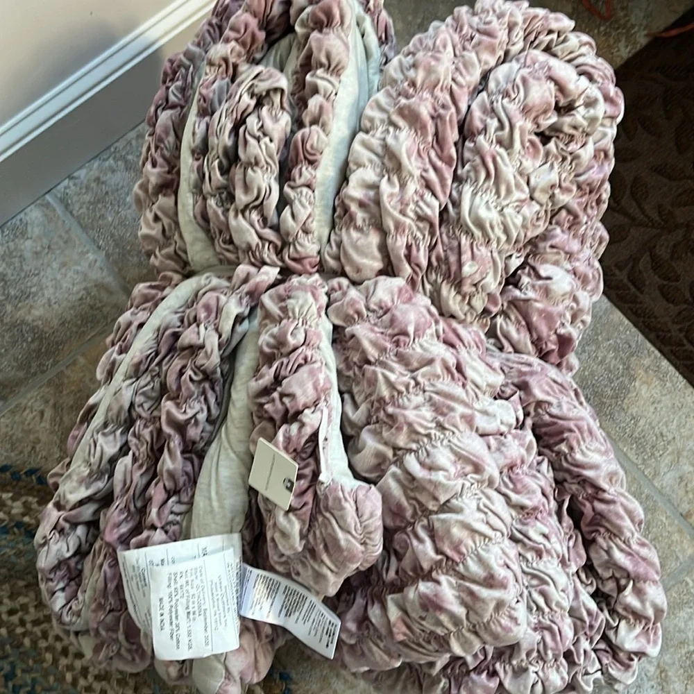 Anthropologie Textured Blythe Quilt Size Queen NWT